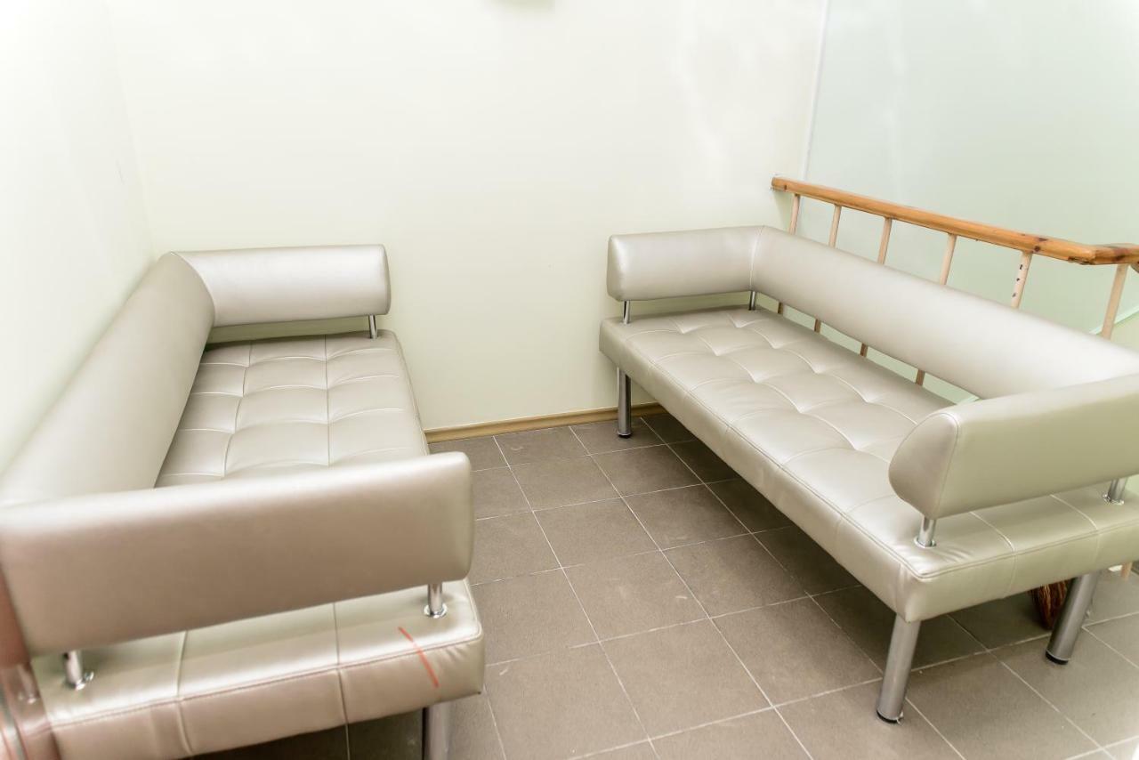 Globus Lipki Hostel Kiev Eksteriør billede