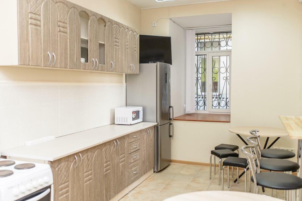 Globus Lipki Hostel Kiev Eksteriør billede