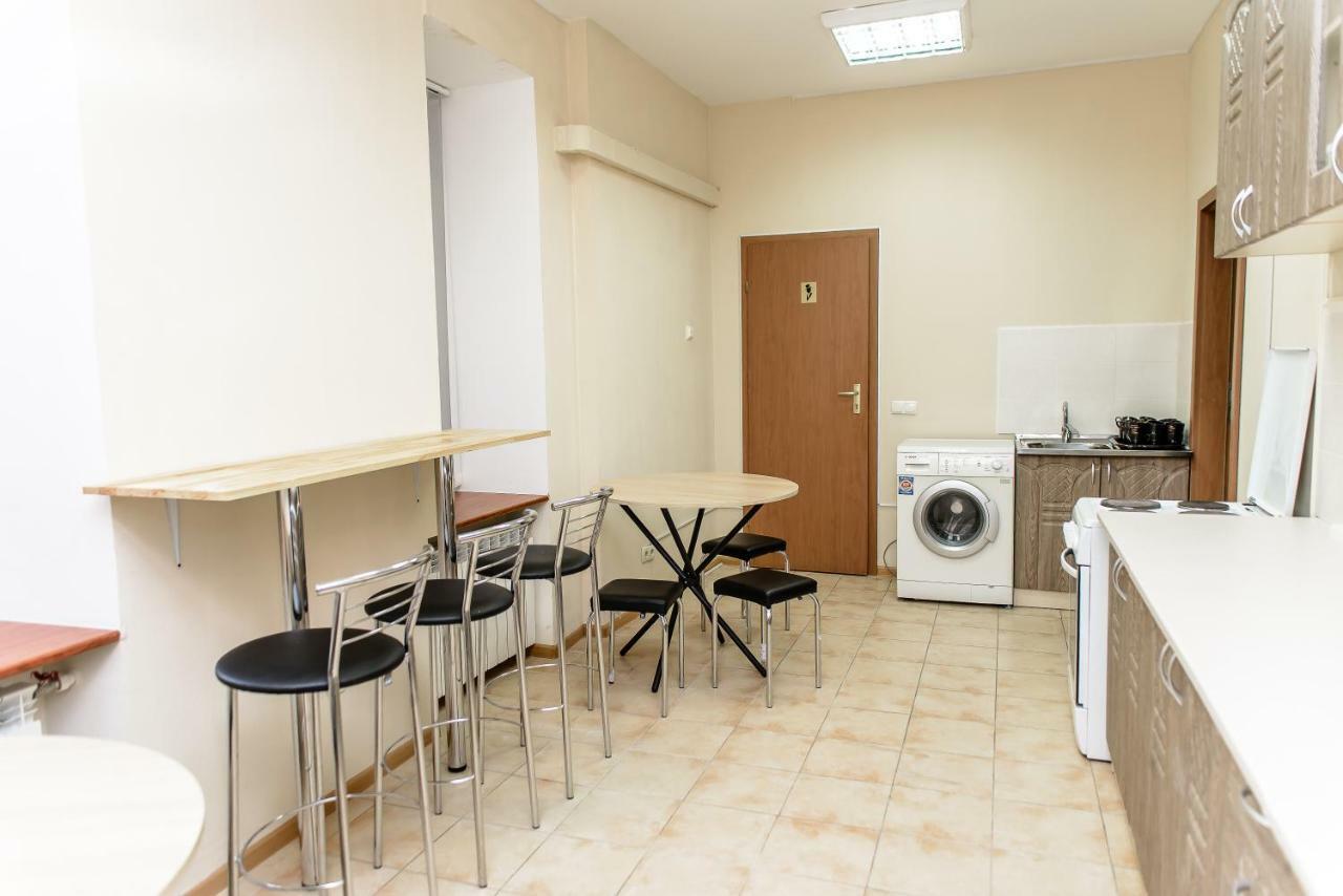 Globus Lipki Hostel Kiev Eksteriør billede