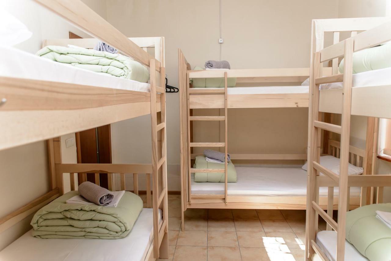 Globus Lipki Hostel Kiev Eksteriør billede