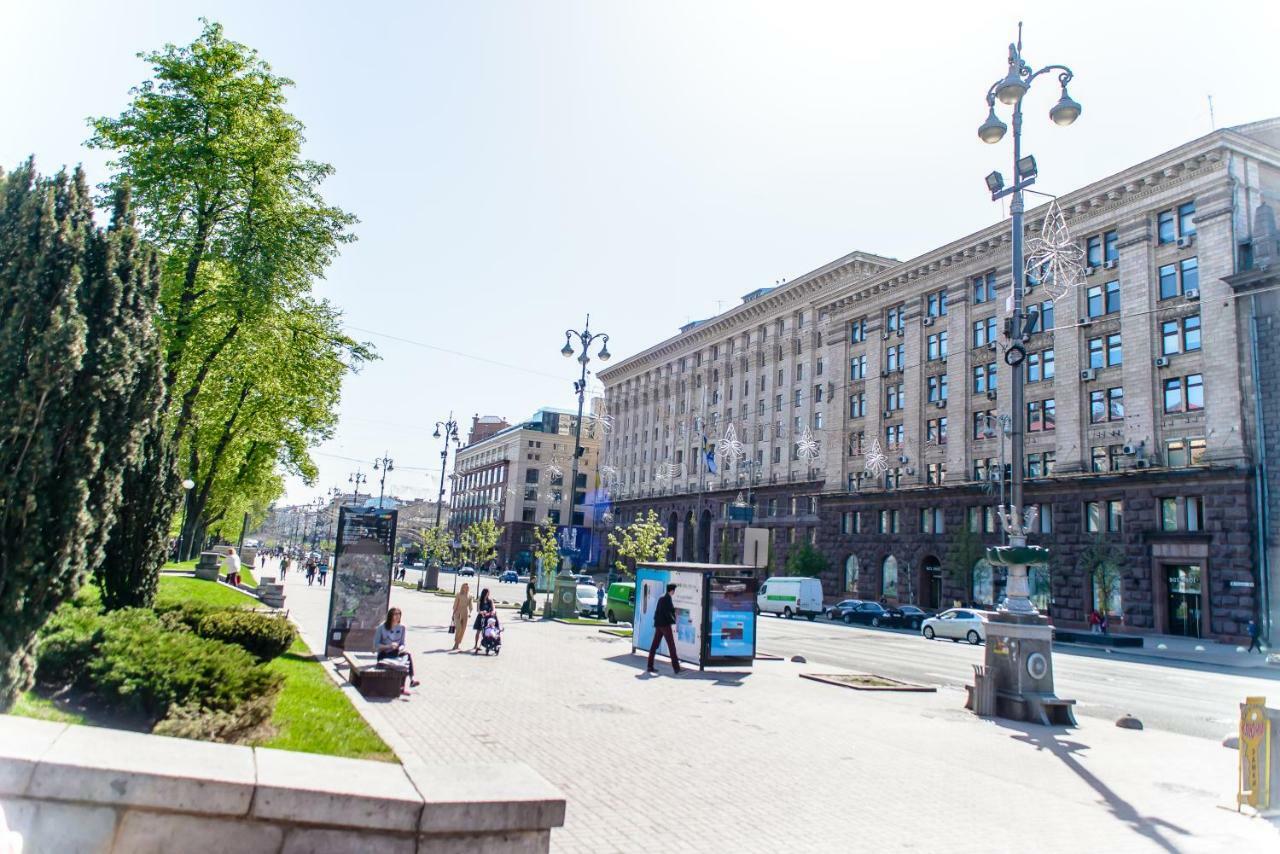 Globus Lipki Hostel Kiev Eksteriør billede